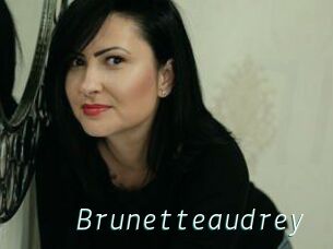 Brunetteaudrey