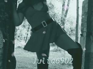 Julia6902