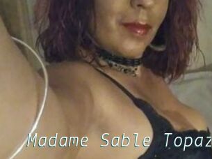 Madame_Sable_Topaz