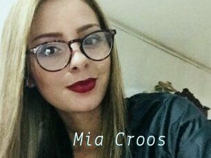 Mia_Croos