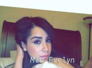 Mia_Evelyn