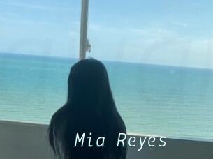 Mia_Reyes