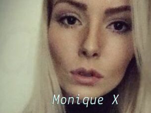 Monique_X