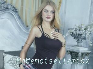 Mademoisellemiax