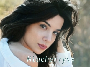 Miacherryxx