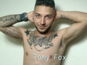Tomy_Fox